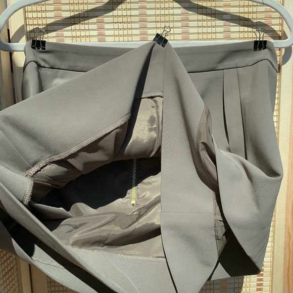 Express Short skirt - Picture 3 of 8